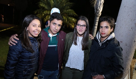  Amelie Reyes, Isaac Medina, Natalia Gómez y Iván Argüelles.