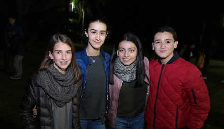  María Emilia Díaz, Isa Gutiérrez, Ximena Suárez y Charly Ruiz.