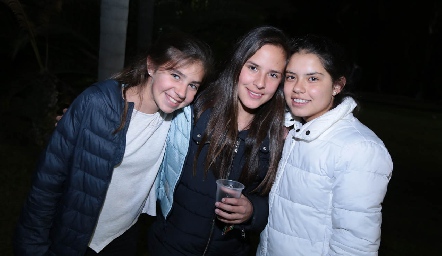  Andrea Almaguer, María Belgodere y Ana Cecy Oviedo.