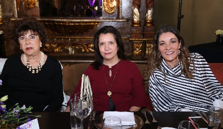  Lourdes Quezada, Eva Barrios y Maru Alcalde.