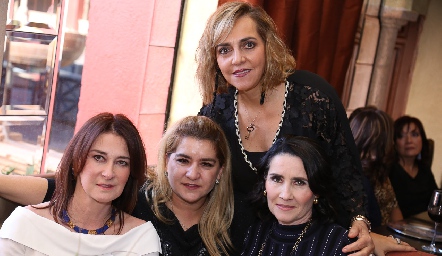  Tawi Garza, Carmenchu, Mimí Hinojosa y Lula López.