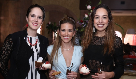  Ana Gaby Mina, Laura Cadena y Jalma Payán.