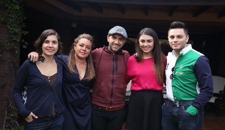  Diana Estrada, Daniela Minondo, Alejandro Leal, Vale Gerardo e Iñaki Nieto.