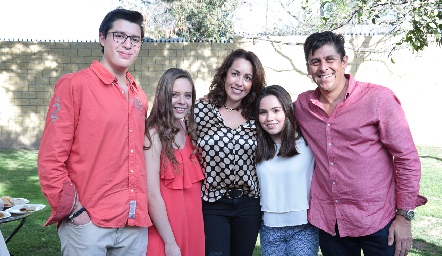  Eduardo Hernández, Paola Solís, Martha Tinajero, Marian Martínez y Luis Tinajero.