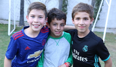  Agustín, Máximo y Daniel.