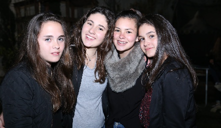  Emilia, Regina, Renata e Isabela.