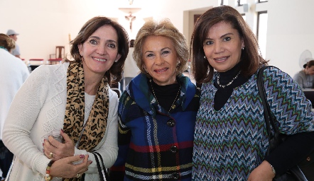  Mónica Alcalde, Gloria Estrada y Tita Ruiz.