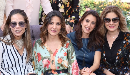  Bárbara Félix, Mariana Suárez, Vanessa Galarza y Lilian Dorador.