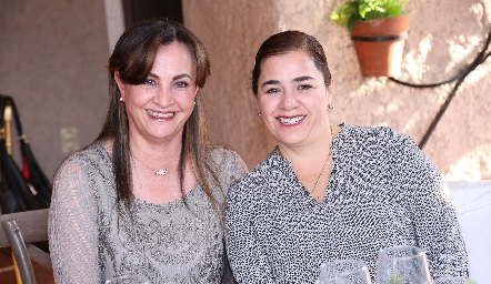  Hortensia Suárez y Arantza Rodríguez.