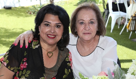  Diana Reyes y Luz María Rubín de Celis.