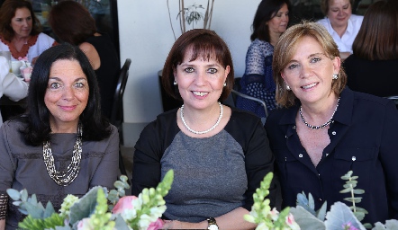  Pilar Candia, Patricia de Hernández y Rosy Mercado de Torres.