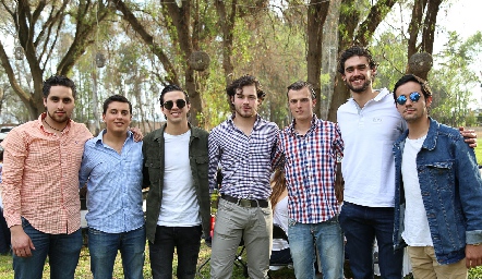  Francisco con sus amigos.