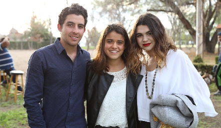  Max Gómez, Isa Pizzuto, Mary Pizzuto.