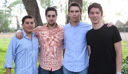  Carlos Guerra, Diego Rodríguez, Abraham Tobías y Sebastián Amparán .
