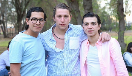  Rodrigo Villasana, Mau Ojeda y Santiago Guzmán .