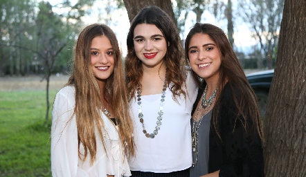  Sofía Medina, Mary Pizzuto y Montse Toranzo.