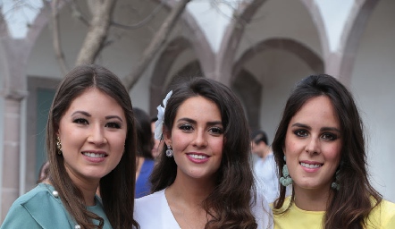  Ale Puente, Vicky Álvarez y Claudia Antunes.
