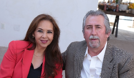  Ofelia y Oscar Álvarez.
