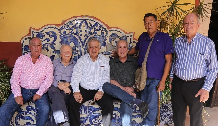  Héctor, José Santos, Arturo Esper, Ricardo Meade, Chiquio Meade y Jesús Ricardo Meade.