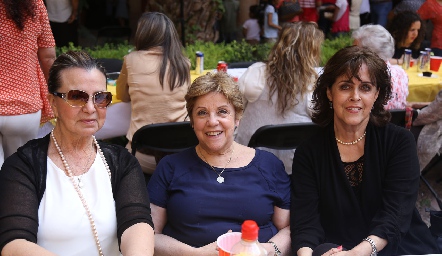  María Luisa, Martha Elena Ocejo y María Eugenia Martínez.