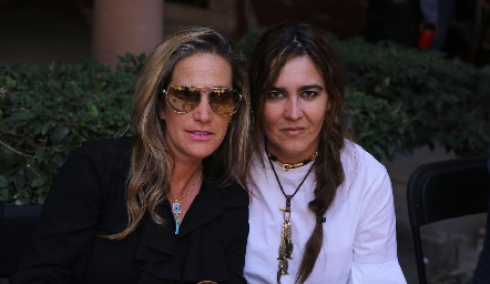  Claudia Quiroz e Isabel Garfias.