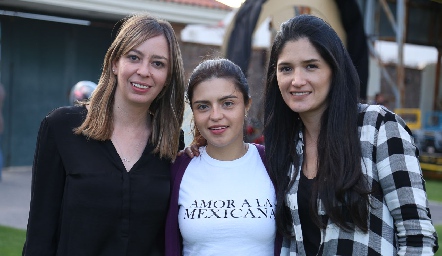  Gaby Rosillo, Daniela de los Santos y Alejandra Cano.