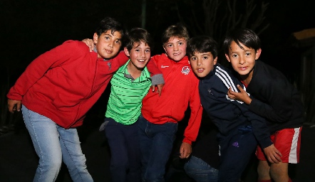  Paulo con sus amigos.