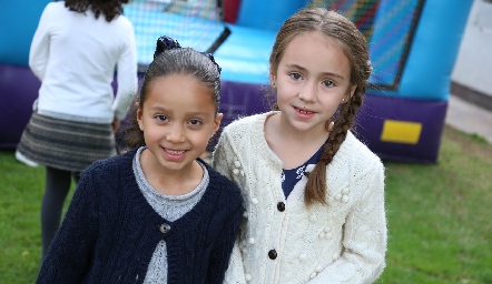  Daniela y María Inés.