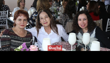  Pilar Mora, Dora de Cortés y Verónica Pérez.
