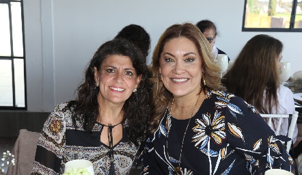  Pilar Lázaro y Ángeles Barba.