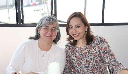  Adriana y Tania Galindo.
