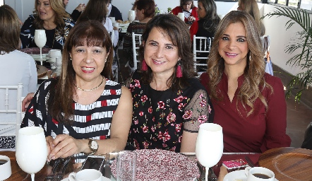  María Clara Ramírez, Adriana Saucedo y Rita Cossío.