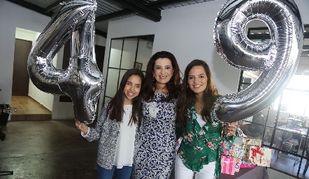  Jimena, Rosy y Andrea Hernández.