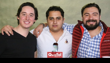  Adrián Muñiz, Alejandro Fernández y Daniel Galarza.