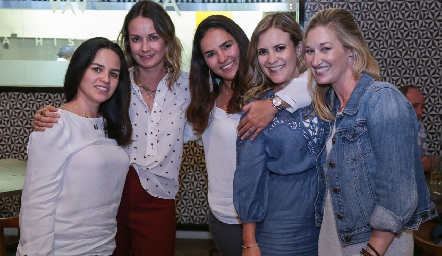  Moni Estrada, Gabriela Artolózaga, Ana Paula Valdés, Sandra Pérez y Shannon Olivas.