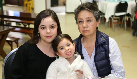  Valentina Muñiz, Valentina y señora Galeano.