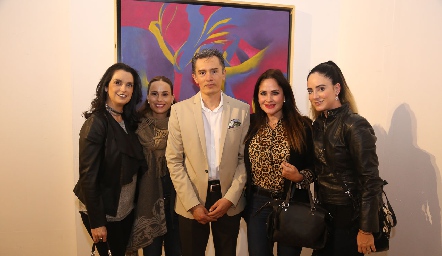  Con el artista Omar Rodríguez.