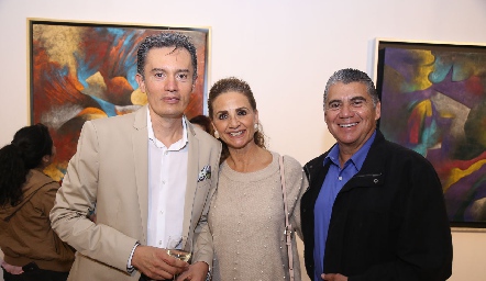  Omar Rodríguez, Beatriz Rangel y Mario Martell.