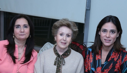  Julieta Rodríguez Páez, Laurita Muñiz y Maribel Lozano de Rodríguez.