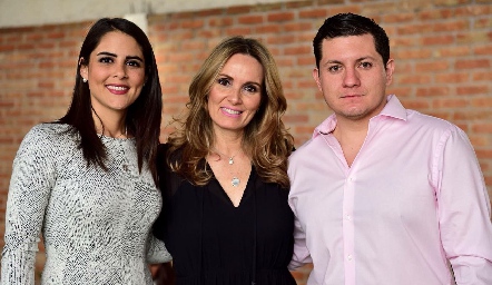  Paola Hernández, Araceli Cano e Ignacio Puente.