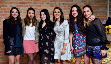  Sofía Álvarez, Sofía Villegas, Ana Elena Parodi, Paola Hernández, Lore Cantú y Ángeles Mahbub.