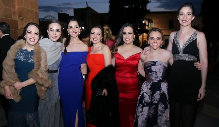  Las primas de la novia Sofía Torres, Fernanda Torres, Luli Lamas, Eugenia Torres, Ana Torres, Gaby Foyo y Mariana Lamas.