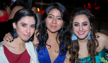  Laura Gómez, Ana Meche Cifuentes y Paulina Gómez.