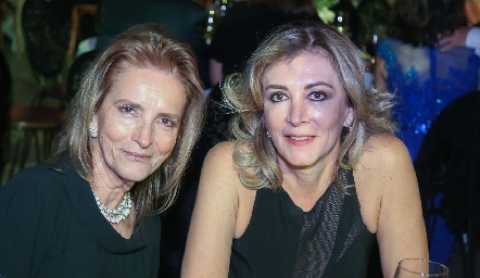 Magda Argüelles y Ana Meade.
