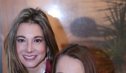 Yolanda Puga y Meritchell Galarza.