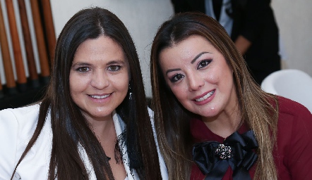  Rocío Morales y Elvia Hernández.