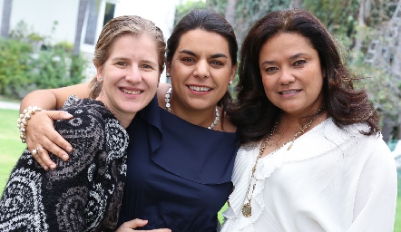  Lizette Montejano, Maribel Torres y Aída Palau.
