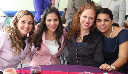  Aurora Irigoyen, Marilupe Reyna, Elisa Vilet y Maribel Torres.