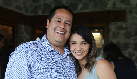 Roberto y Melissa Reyes.