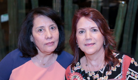  Angélica Vega y Alicia de Hernández.